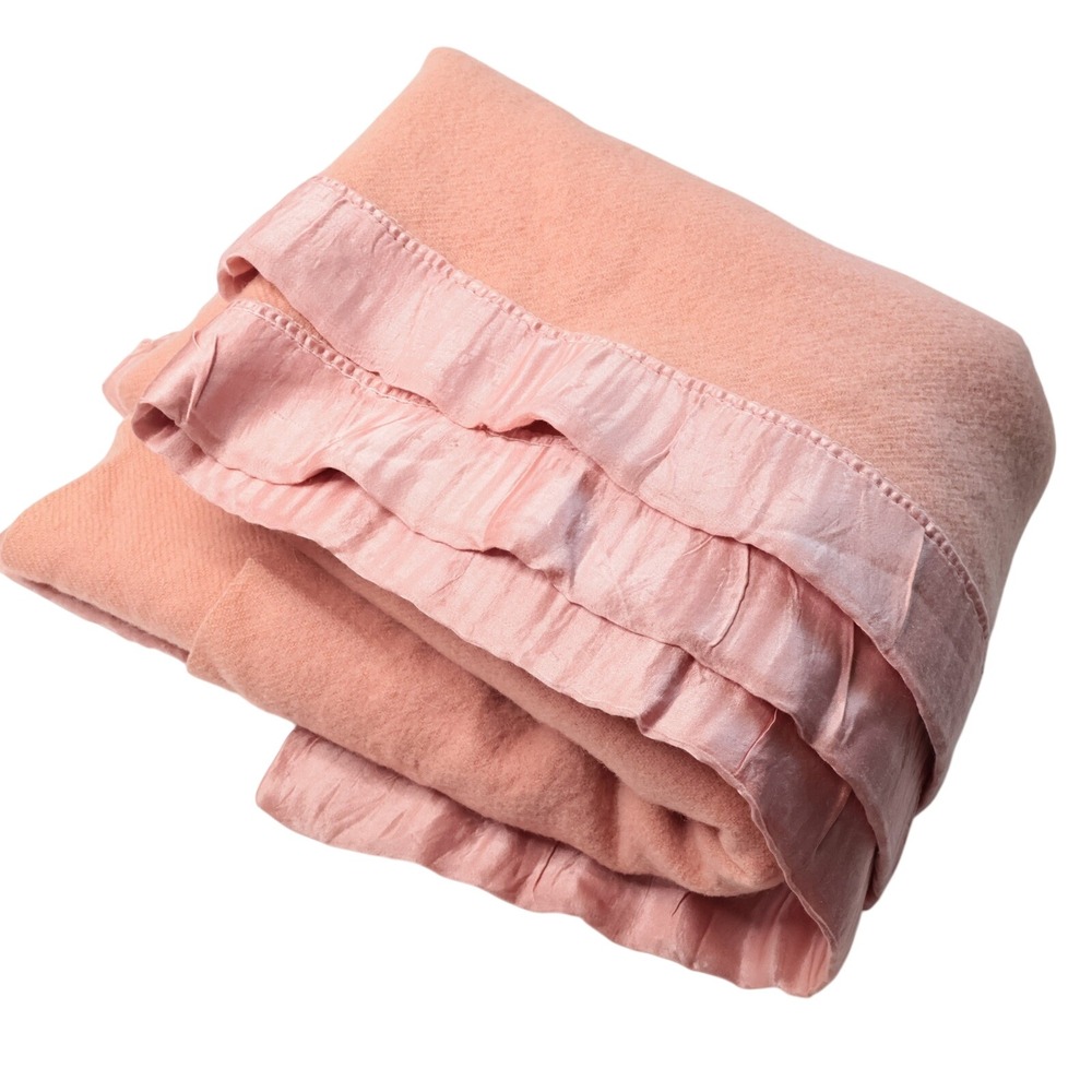 Vintage Fleecydown Montgomery Ward 100% Wool Blanket Pink Satin Trim 92x58 MCM